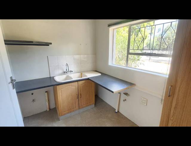 3 BEDROOM HOUSE FOR SALE IN BRACKENHURST